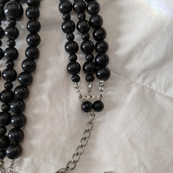 𝅺elegant Triple-Strand Black & Silver Necklace - Picture 4 of 7